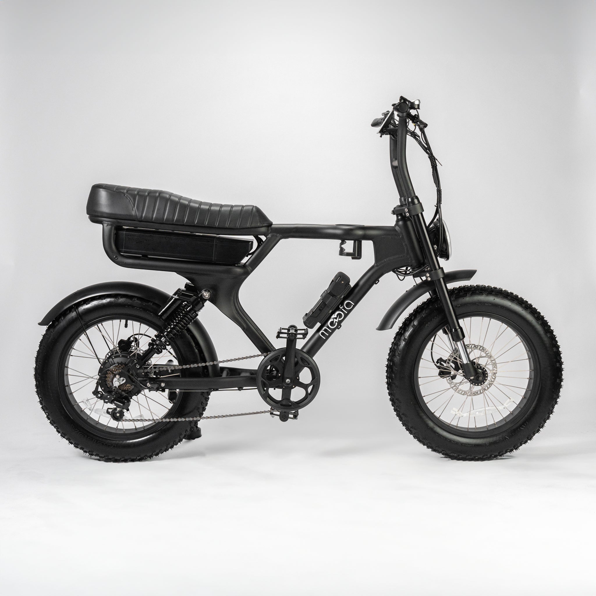 UTR250 Matt Black zijaanzicht